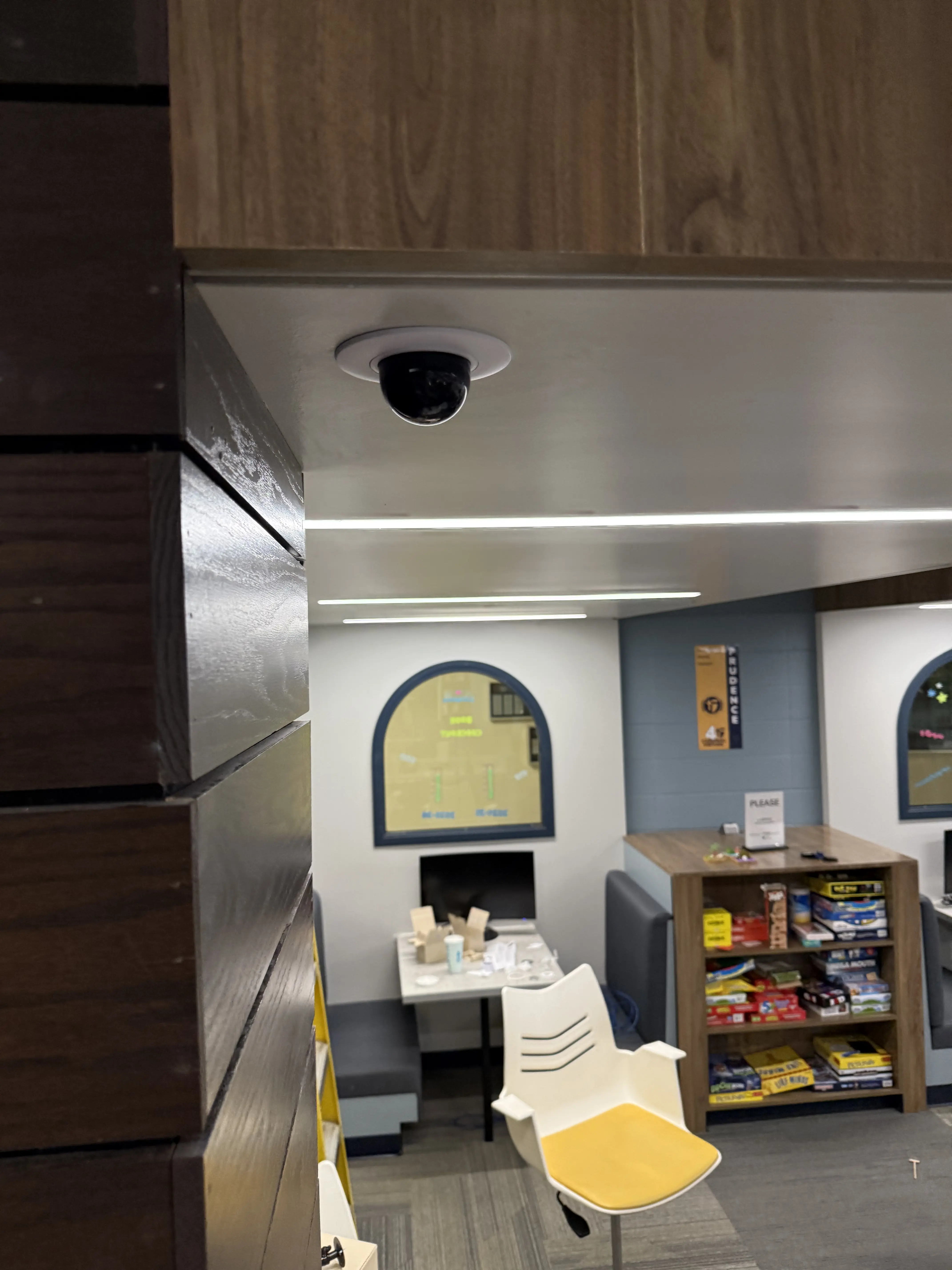 LC camera installation