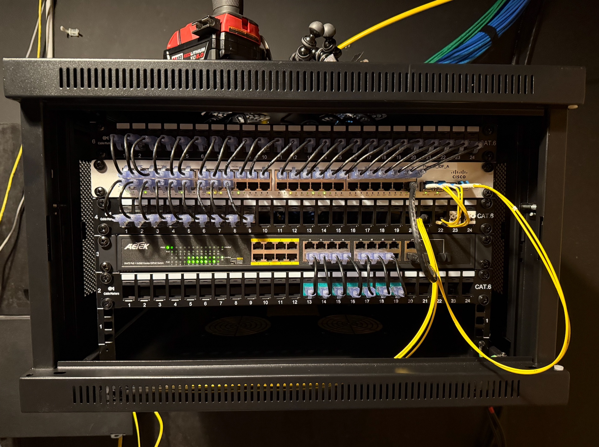 Theater IDF installation